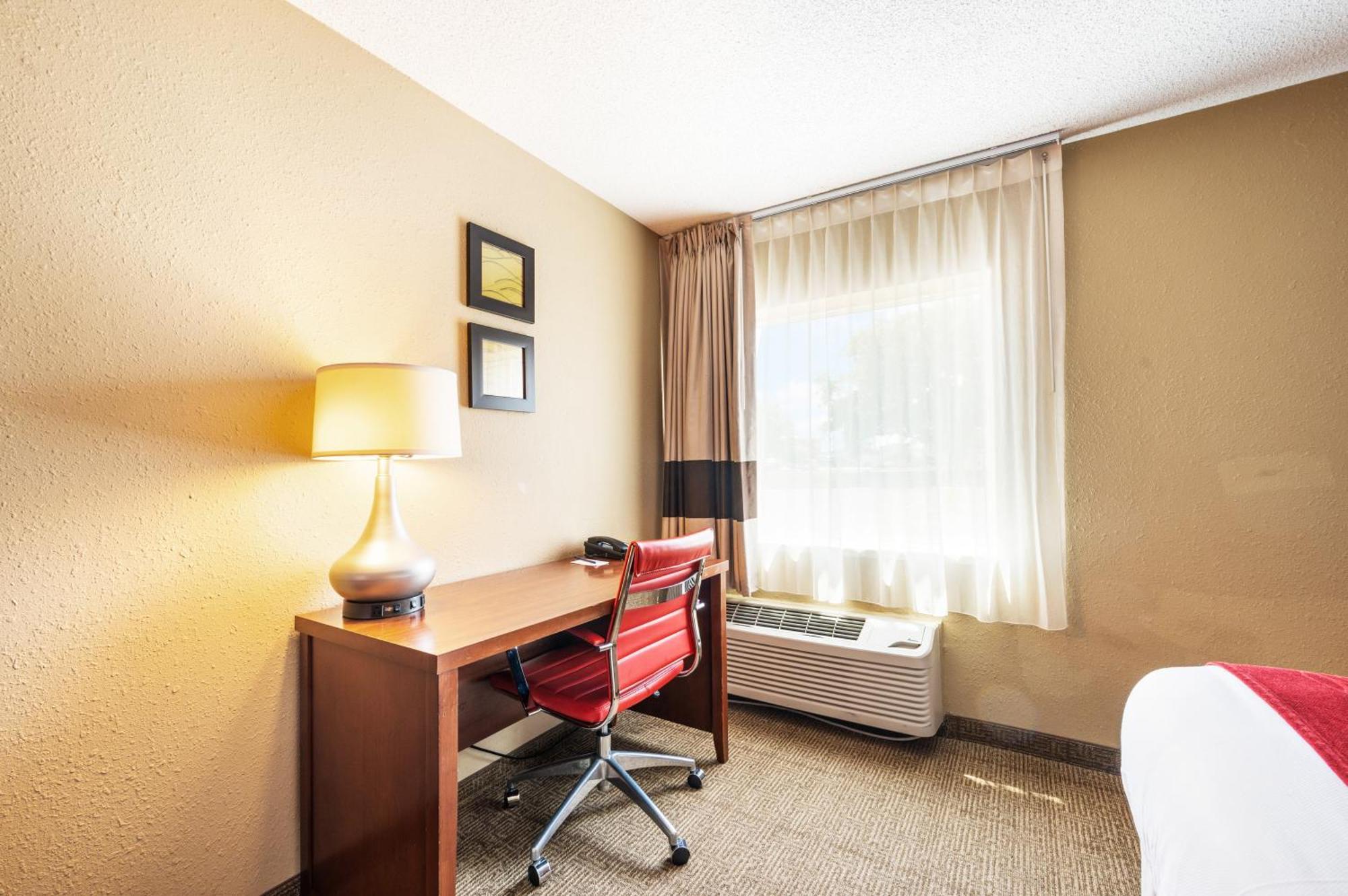 Comfort Inn Mayfield Heights Cleveland East Exterior photo