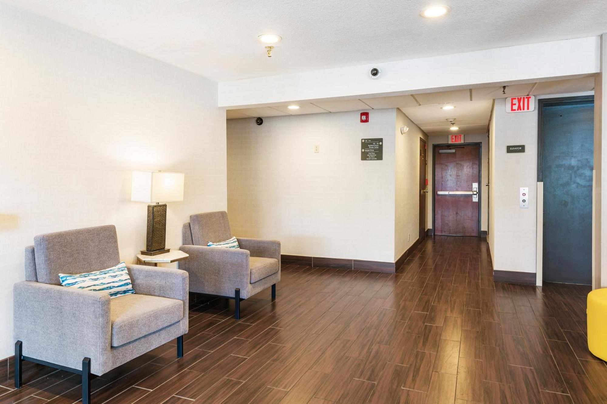 Comfort Inn Mayfield Heights Cleveland East Exterior photo