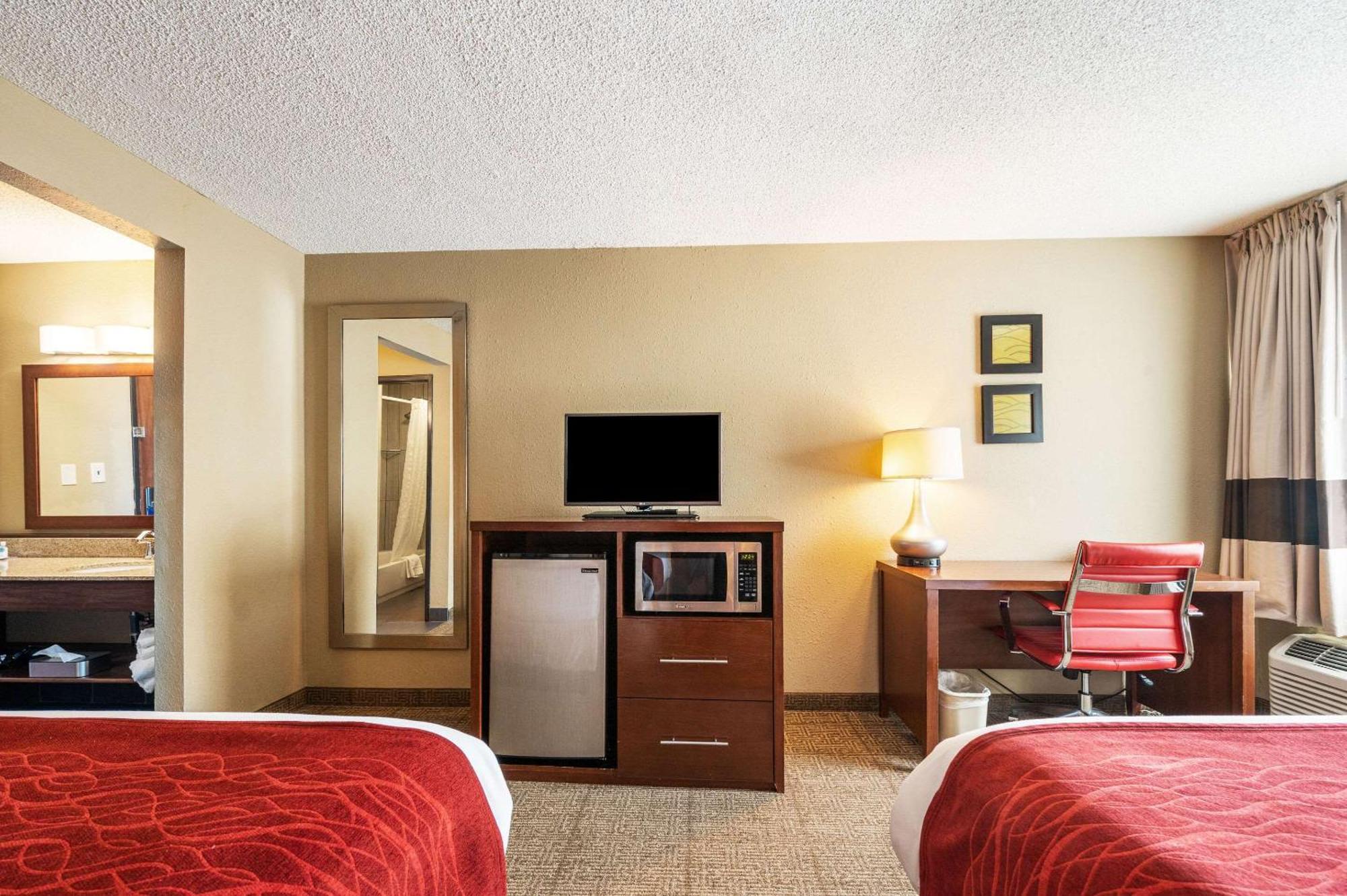 Comfort Inn Mayfield Heights Cleveland East Exterior photo